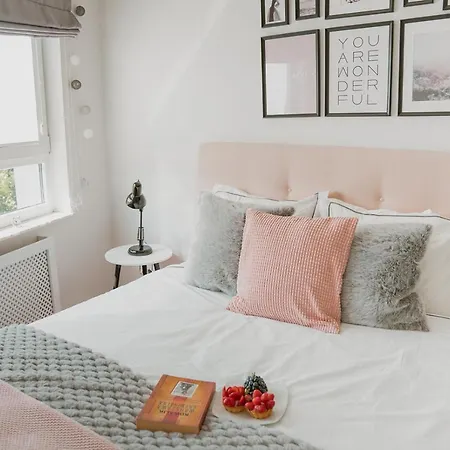 Upscale Next To Metro Daire *